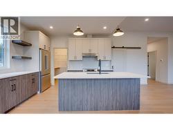 DINING AREA/KITCEHN -