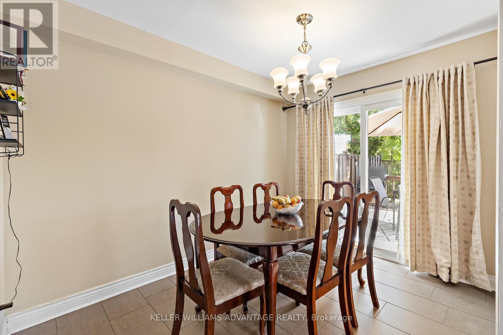 17 - 1051 Sandhurst Circle, Toronto, ON - Indoor Photo Showing Dining Room