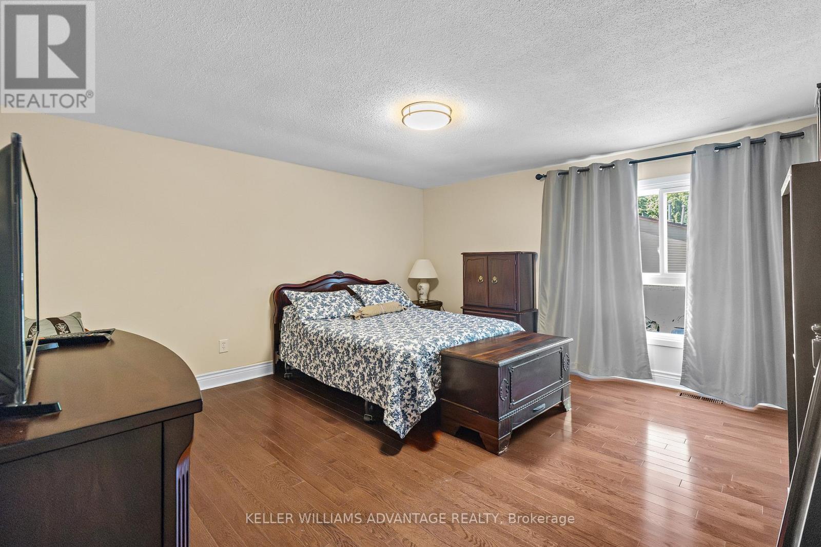 17 - 1051 Sandhurst Circle, Toronto, ON - Indoor Photo Showing Bedroom