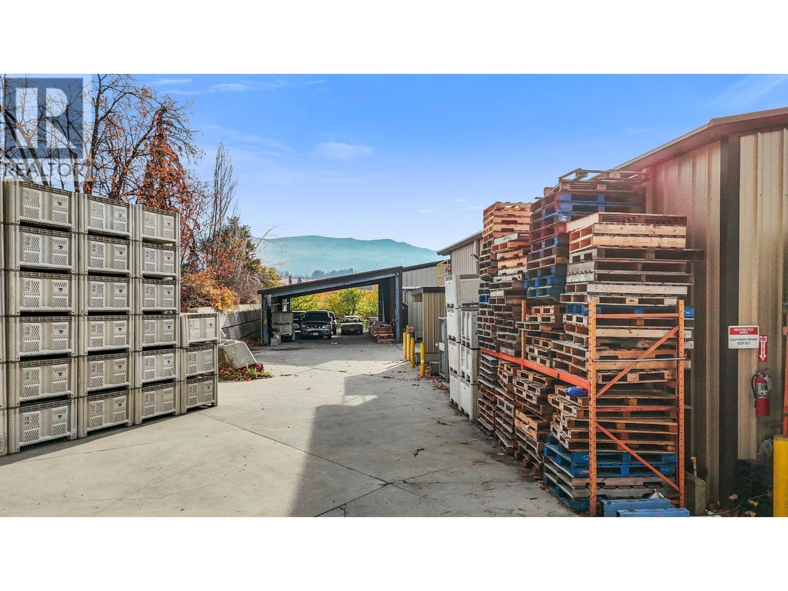 3700 Pooley Road, Kelowna, BC