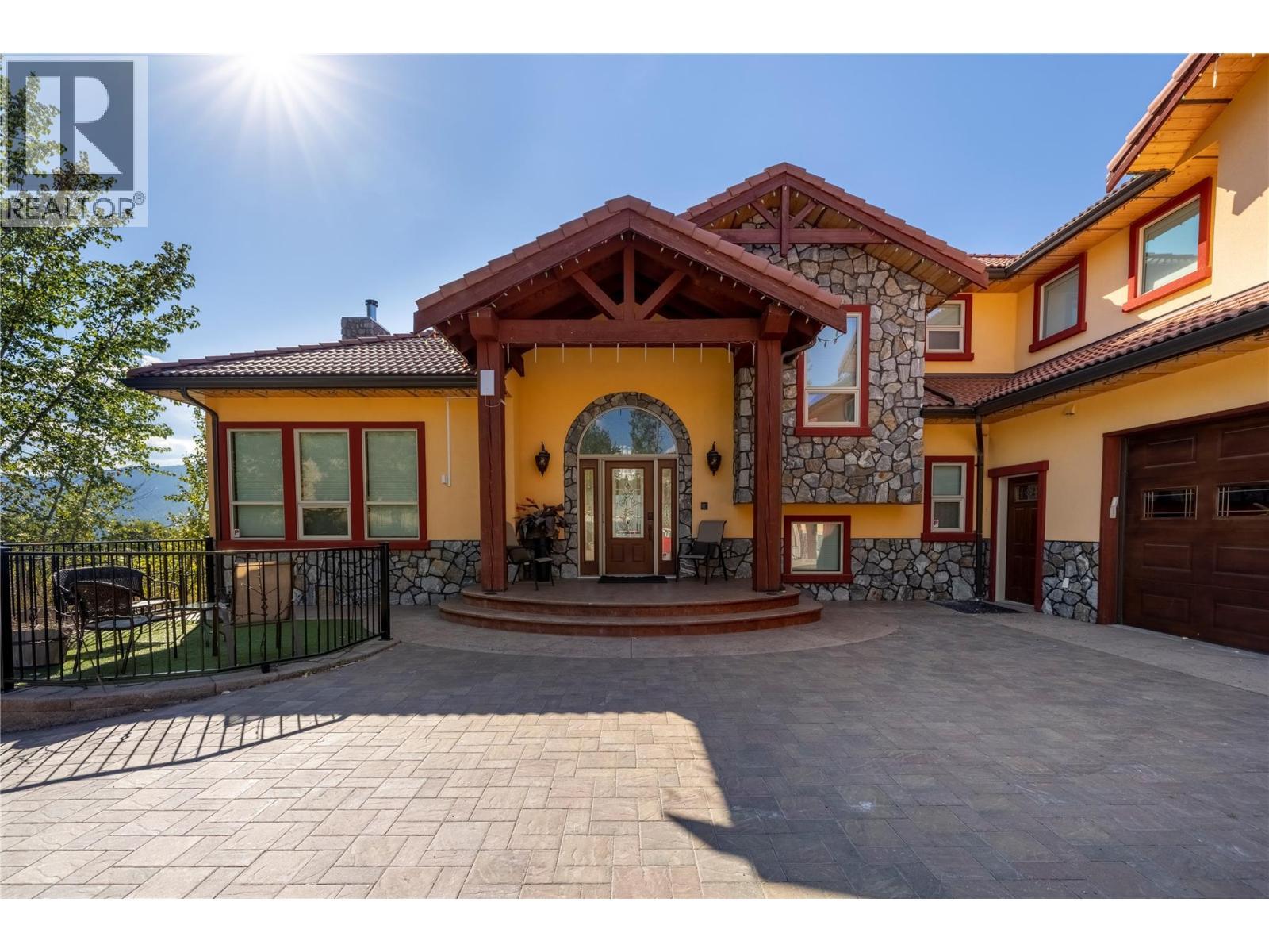 1727 Davidson Road, Lake Country, BC - Outdoor