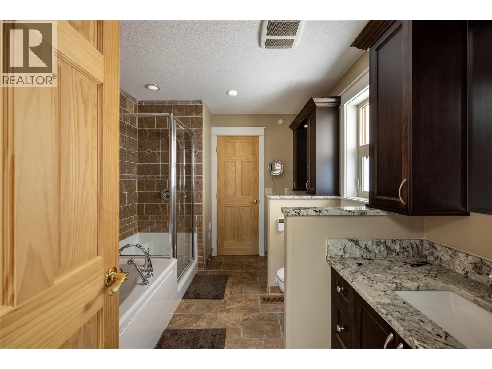 1727 Davidson Road, Lake Country, BC - Indoor Photo Showing Bathroom