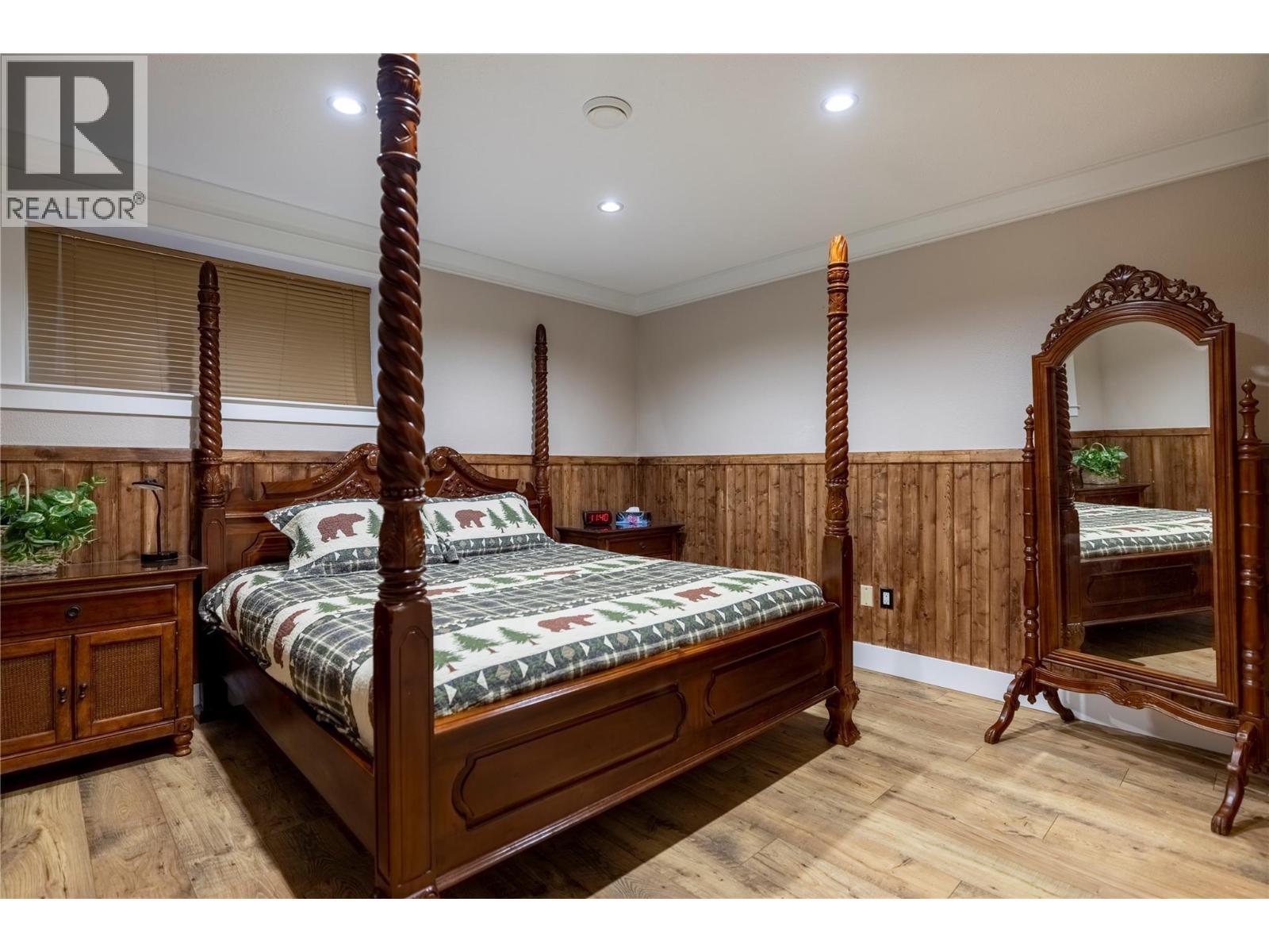 1727 Davidson Road, Lake Country, BC - Indoor Photo Showing Bedroom