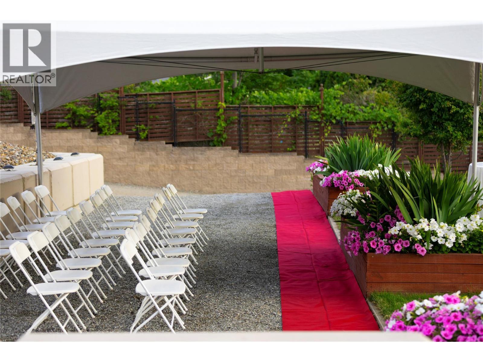 1727 Davidson Road, Lake Country, BC - Outdoor With Deck Patio Veranda