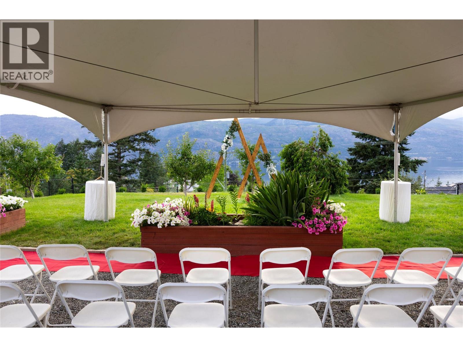 1727 Davidson Road, Lake Country, BC - Outdoor With Deck Patio Veranda