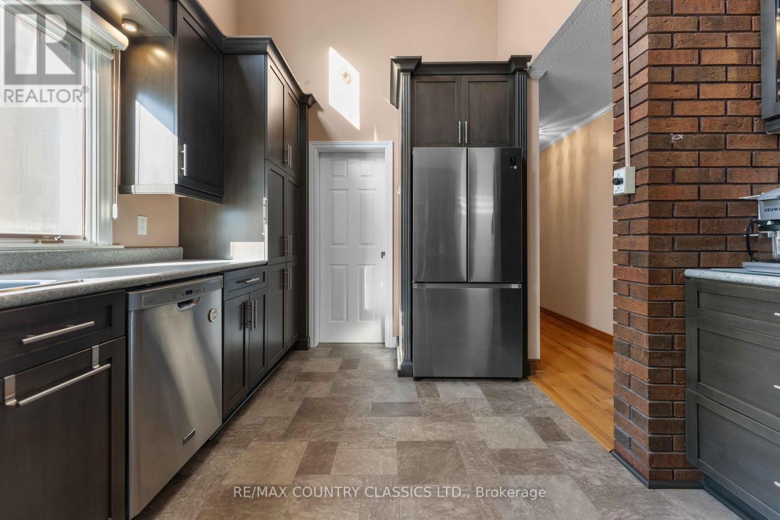 13 Lorbetskie Road, Madawaska Valley, ON - Indoor Photo Showing Kitchen