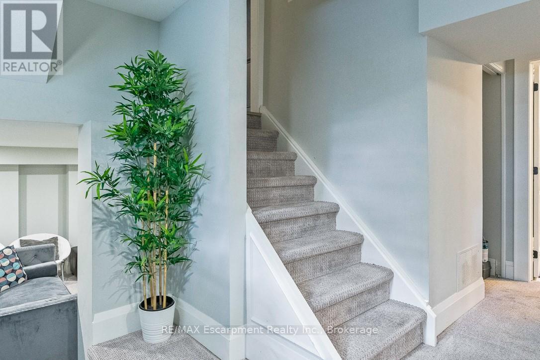 231 Southwood Court, Oakville (Br Bronte), ON - Indoor Photo Showing Other Room