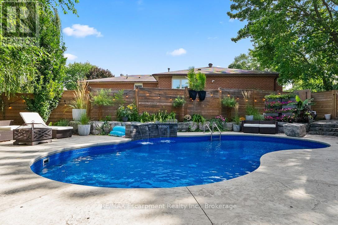 231 Southwood Court, Oakville (Br Bronte), ON - Outdoor With In Ground Pool With Backyard