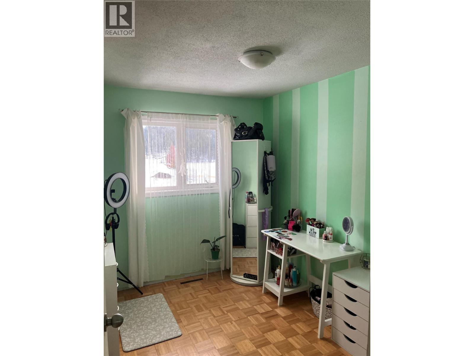 10 Beryl Drive, Logan Lake, BC - Indoor