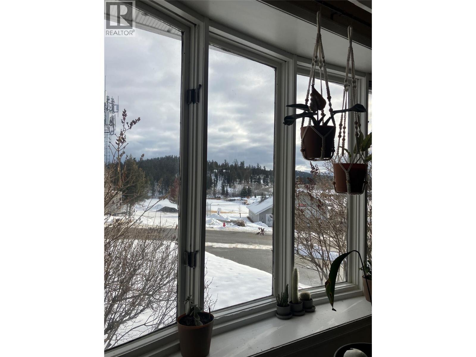 10 Beryl Drive, Logan Lake, BC - Indoor Photo Showing Other Room