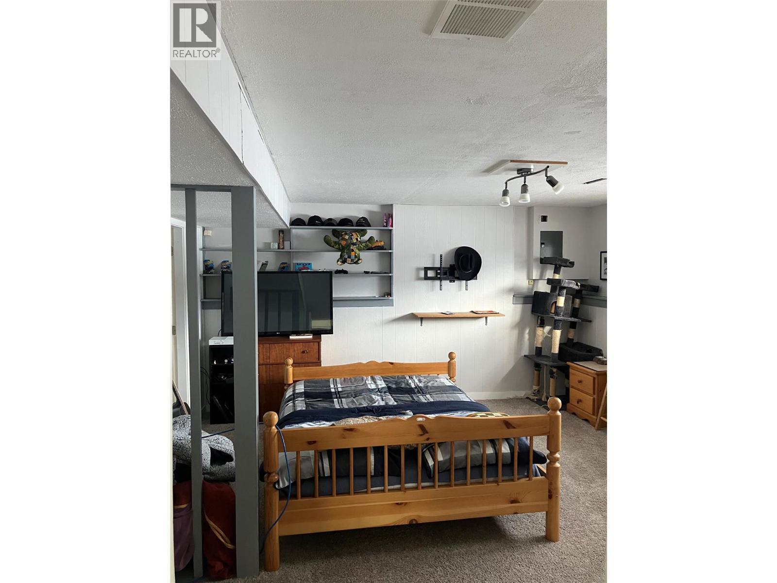 10 Beryl Drive, Logan Lake, BC - Indoor