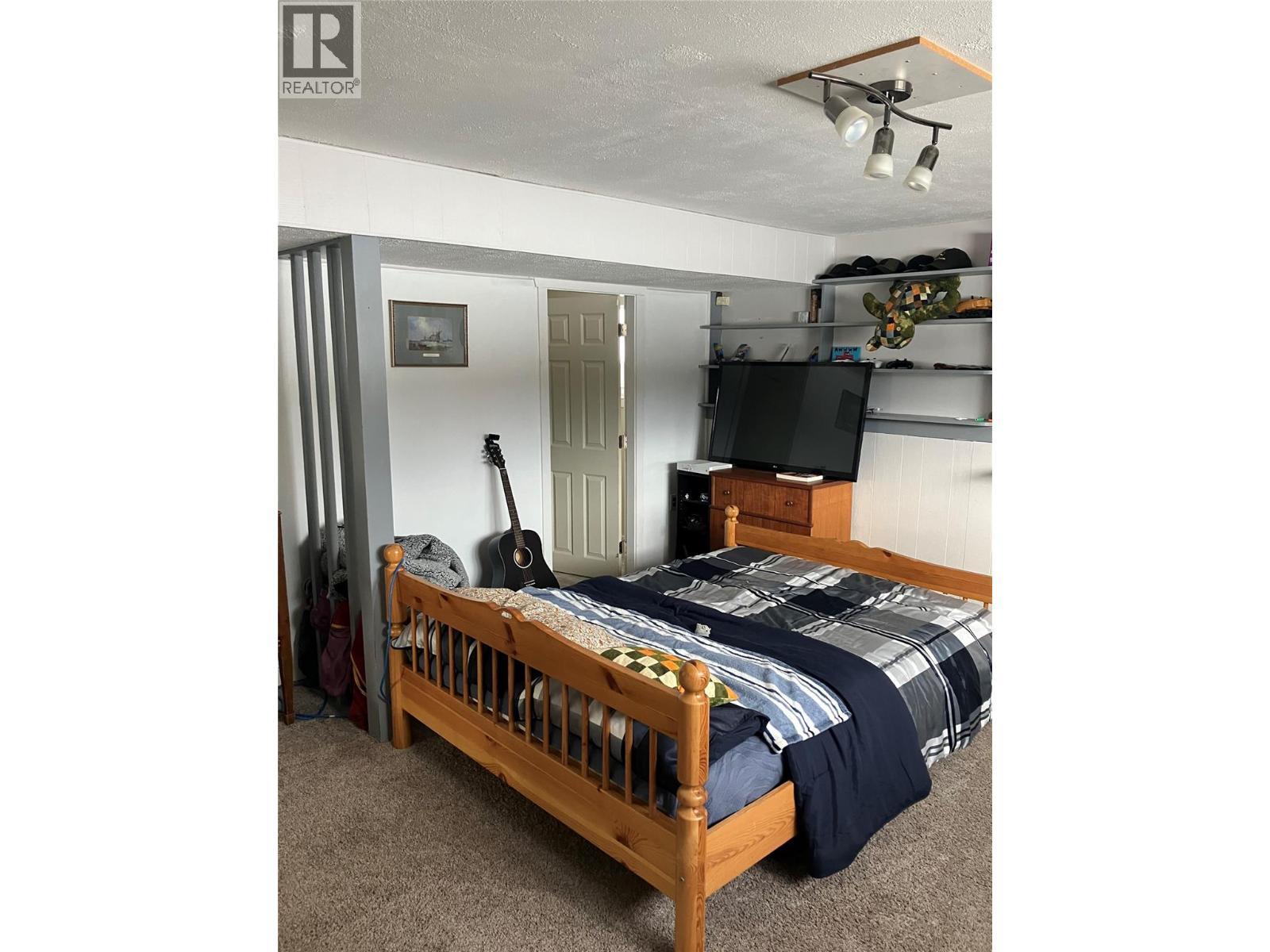 10 Beryl Drive, Logan Lake, BC - Indoor Photo Showing Bedroom