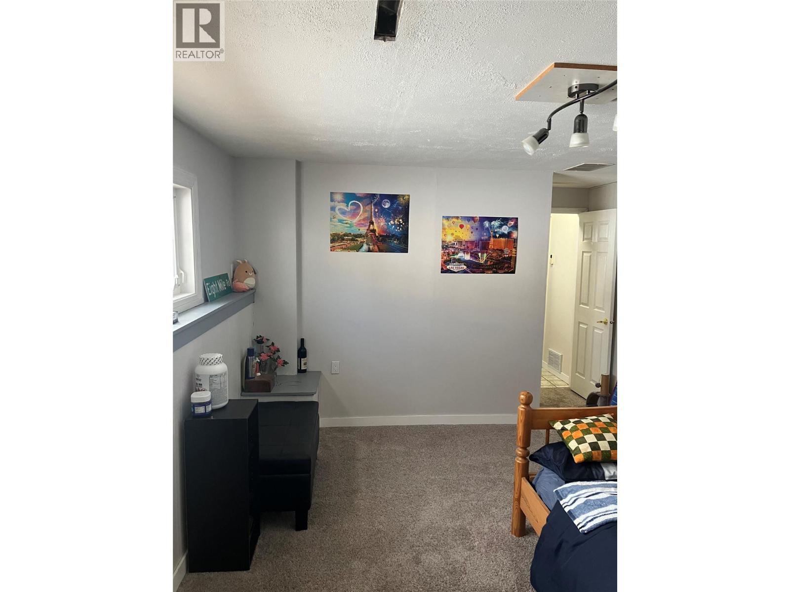 10 Beryl Drive, Logan Lake, BC - Indoor Photo Showing Other Room