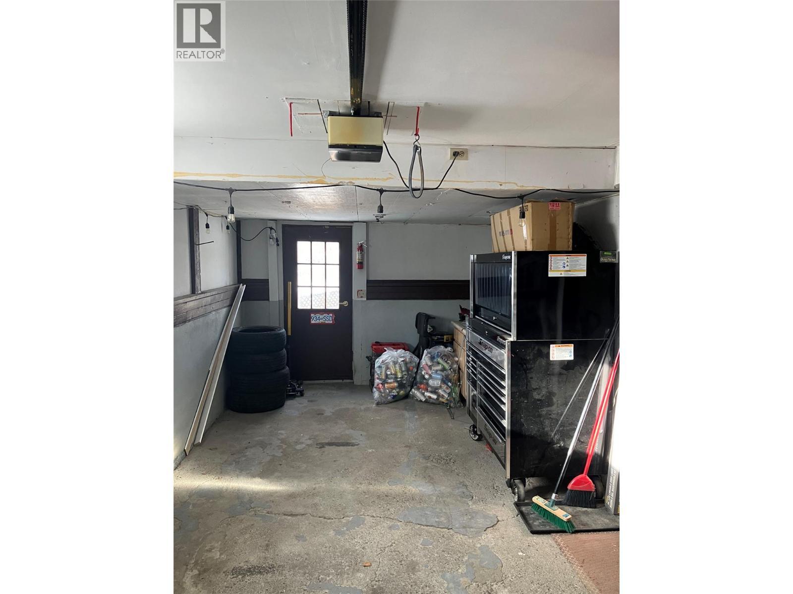 10 Beryl Drive, Logan Lake, BC - Indoor Photo Showing Garage