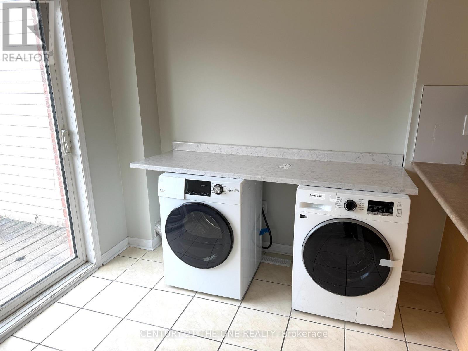 56 - 3030 Breakwater Court, Mississauga, ON - Indoor Photo Showing Laundry Room