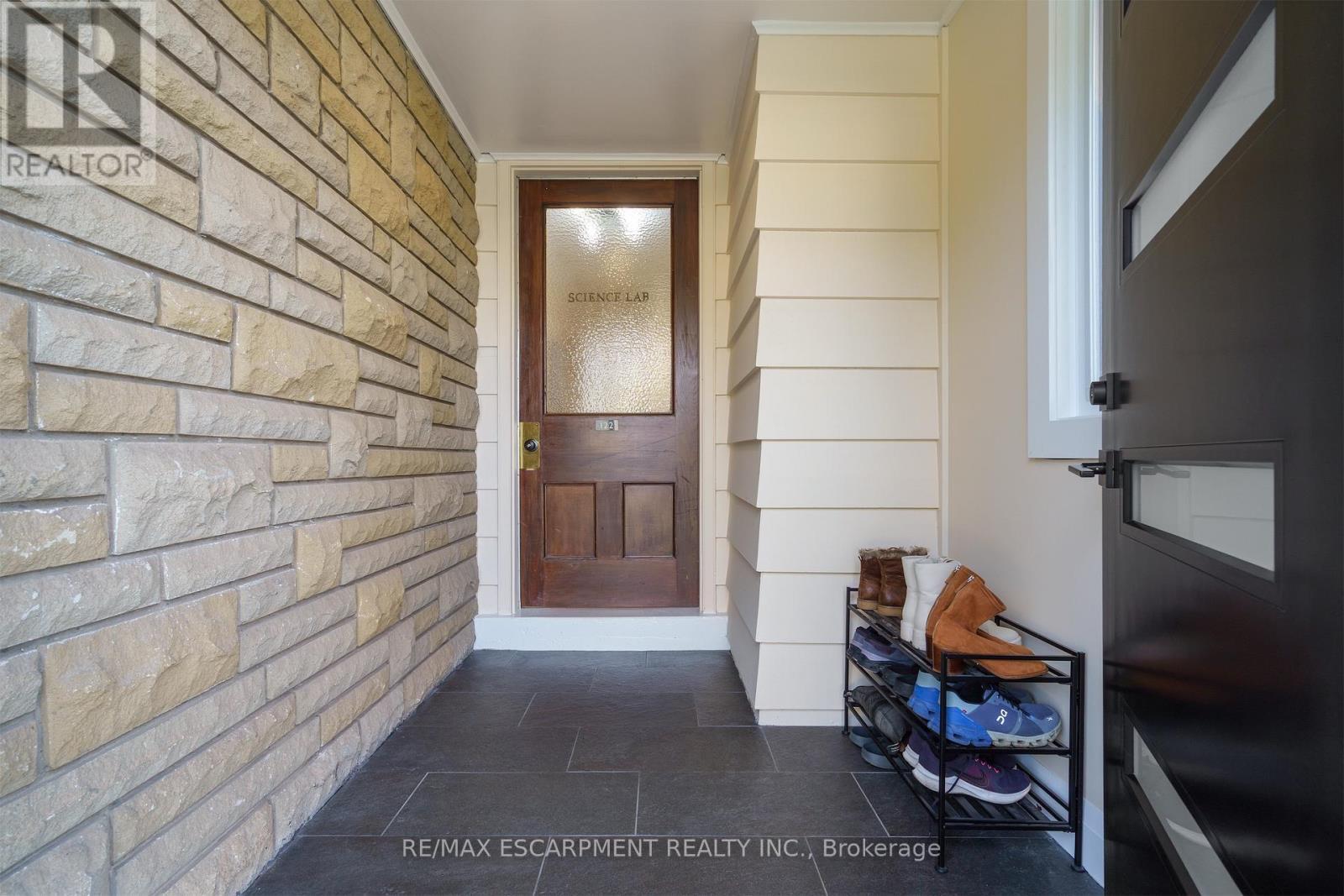 11 Mcmaster Avenue, Hamilton, ON - Photo Showing Other Room