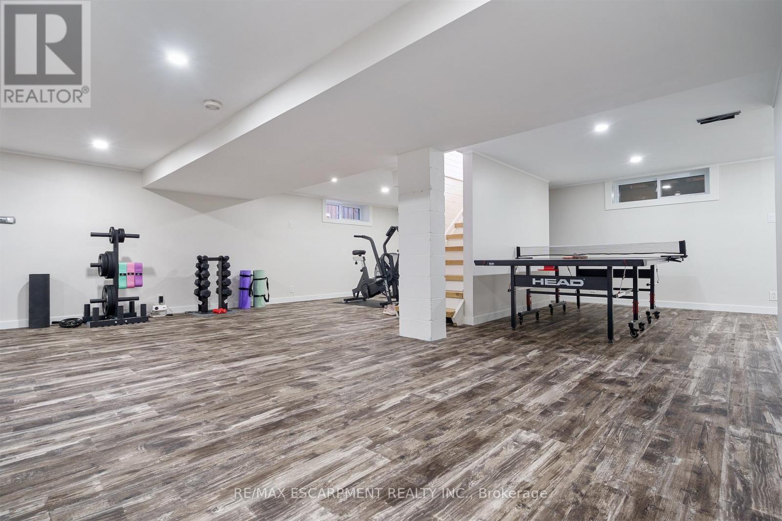 11 Mcmaster Avenue, Hamilton, ON - Indoor