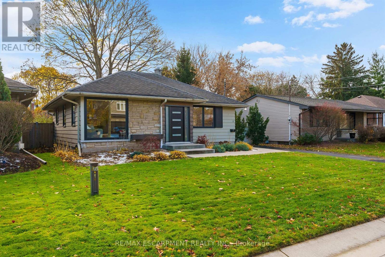 11 Mcmaster Avenue, Hamilton, ON - Outdoor With Facade