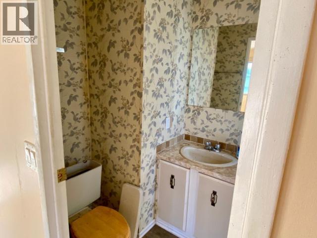 19-8425 Highway 101, Powell River, BC - Indoor Photo Showing Bathroom