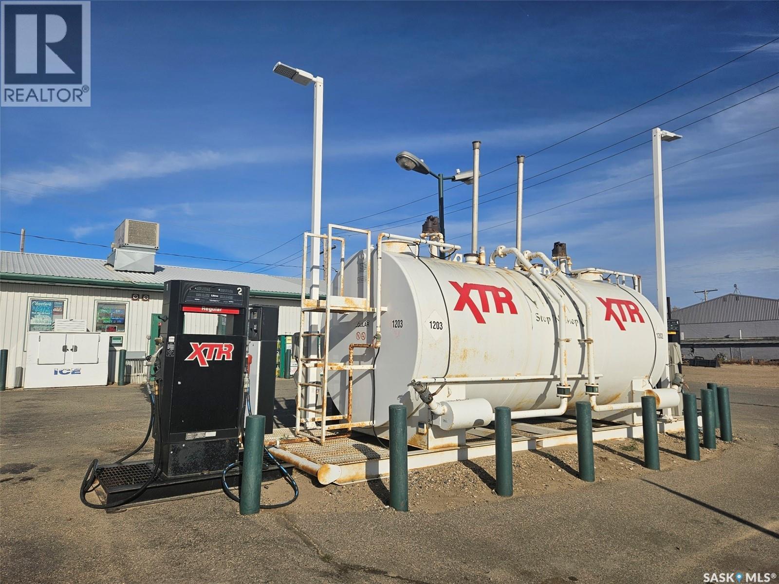 512 & 602 Railway Avenue, Oxbow, SK