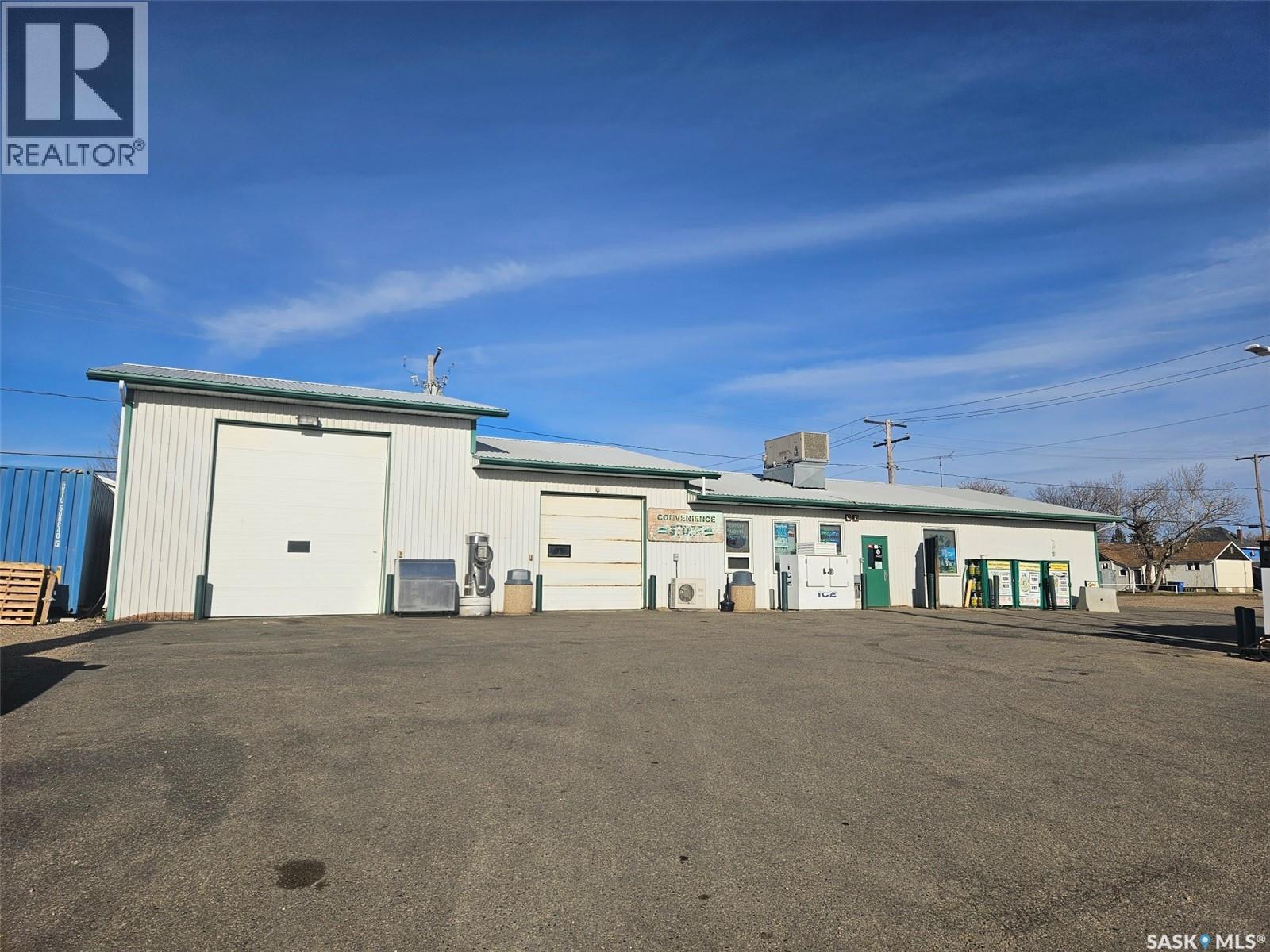 512 & 602 Railway Avenue, Oxbow, SK