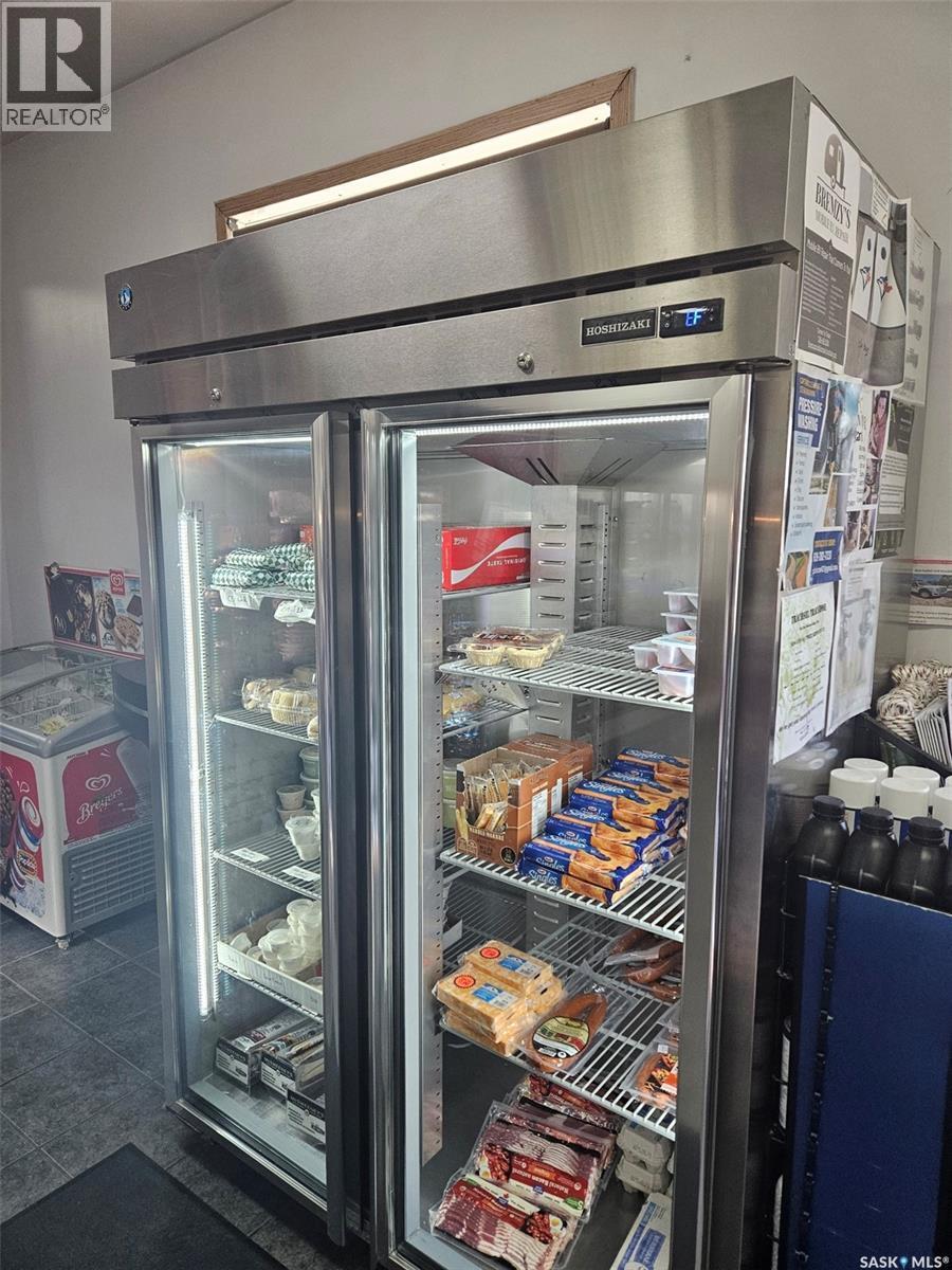 512 & 602 Railway Avenue, Oxbow, SK