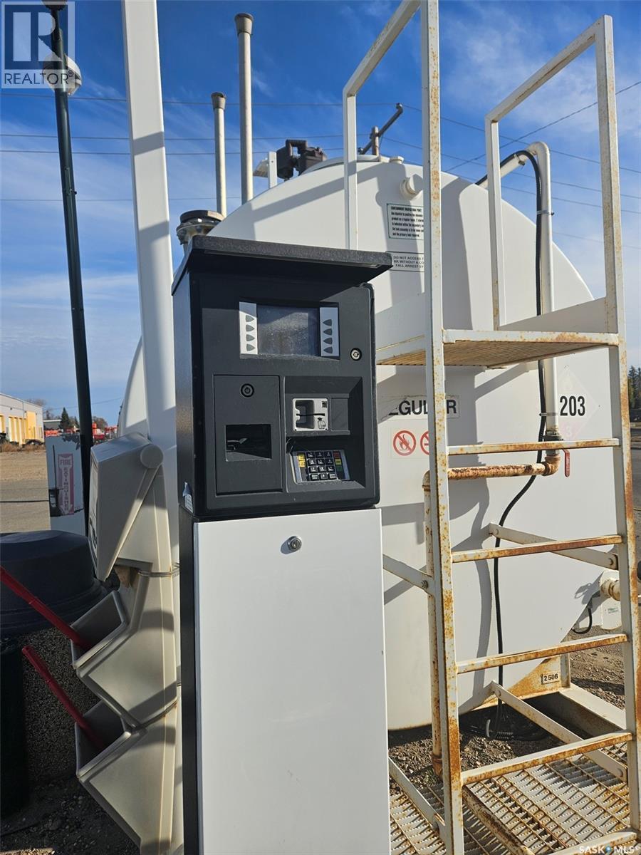 512 & 602 Railway Avenue, Oxbow, SK