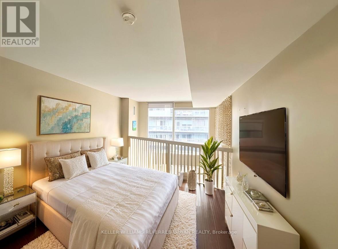 426 - 1029 King Street W, Toronto, ON - Indoor Photo Showing Bedroom