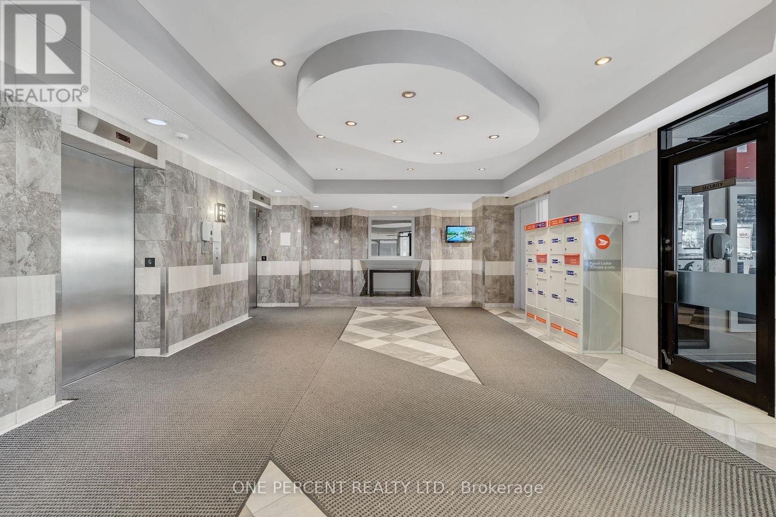 1103 - 199 Kent Street, Ottawa, ON - Indoor Photo Showing Other Room