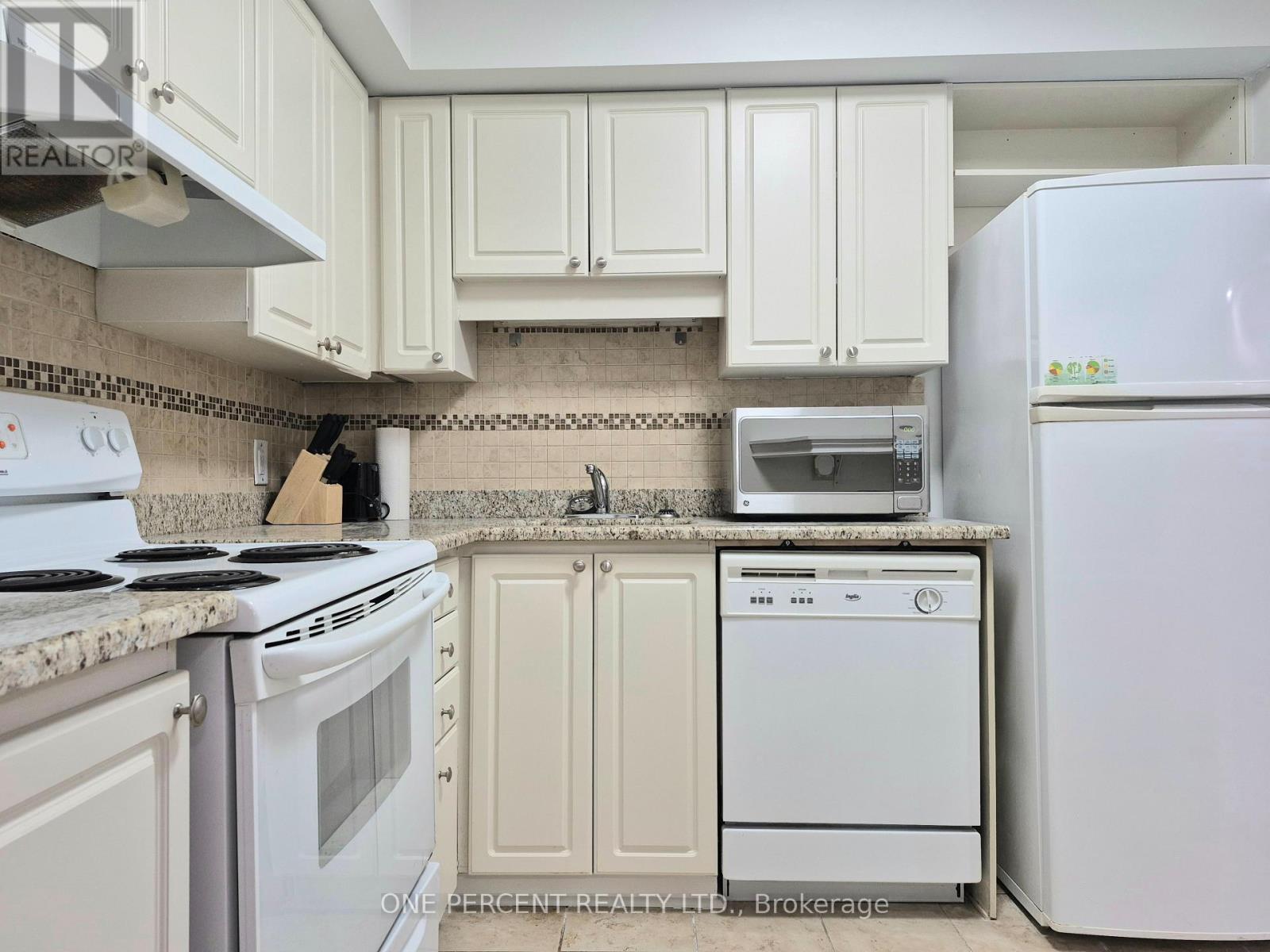 1103 - 199 Kent Street, Ottawa, ON - Indoor Photo Showing Kitchen
