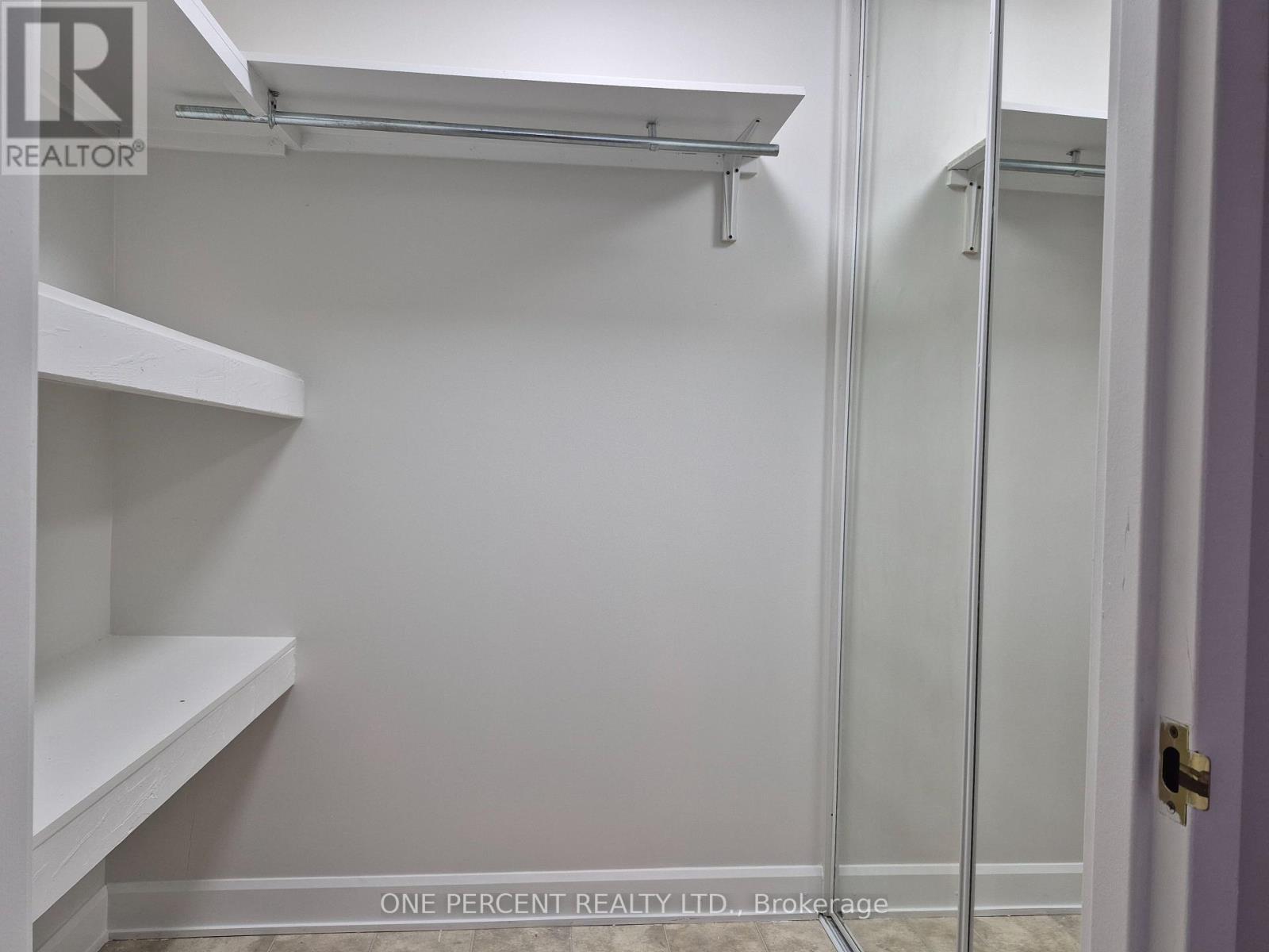 1103 - 199 Kent Street, Ottawa, ON - Indoor With Storage