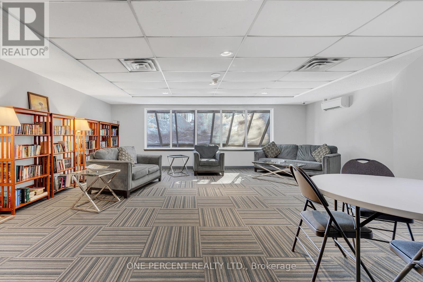 1103 - 199 Kent Street, Ottawa, ON - Indoor