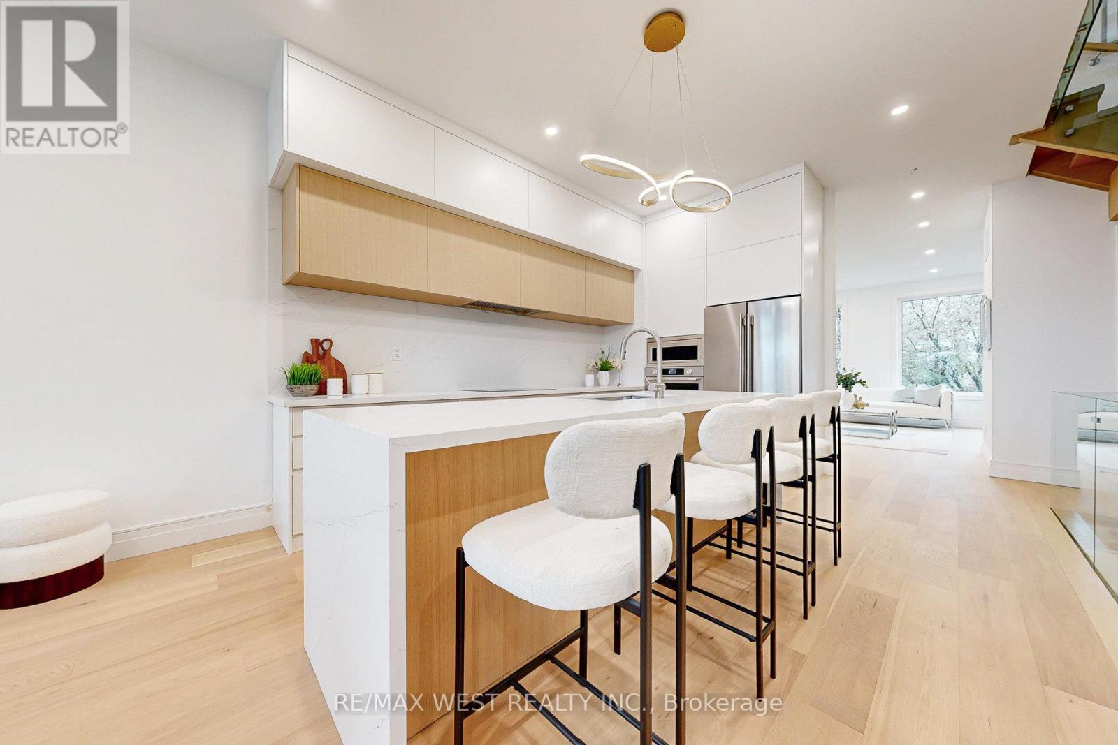 4 - 2639 R Dundas Street W, Toronto, ON - Indoor