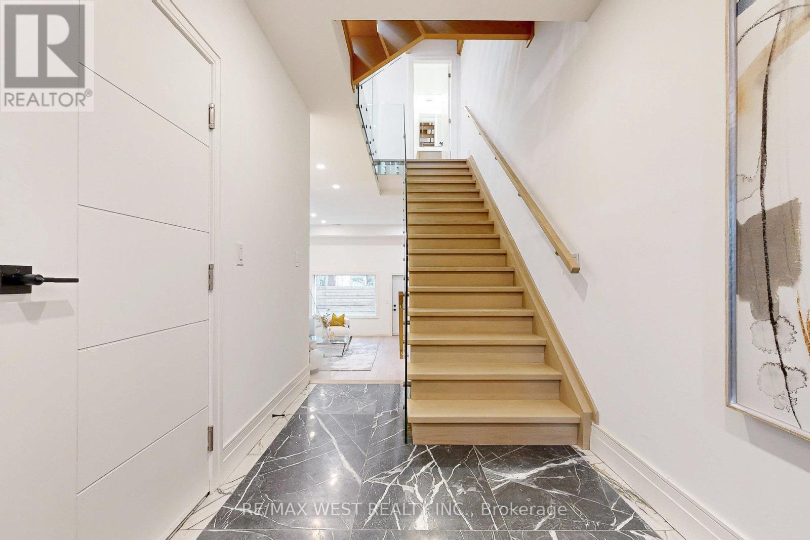 4 - 2639 R Dundas Street W, Toronto, ON - Indoor Photo Showing Other Room