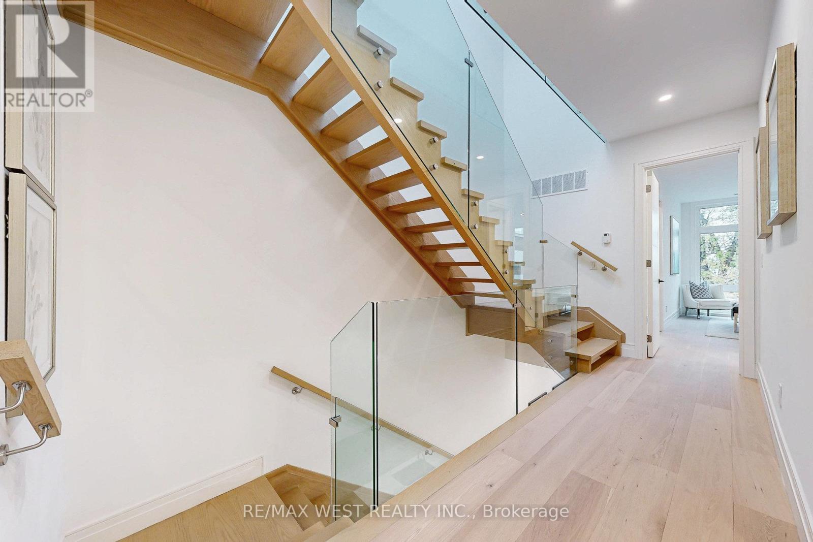 4 - 2639 R Dundas Street W, Toronto, ON - Indoor Photo Showing Other Room