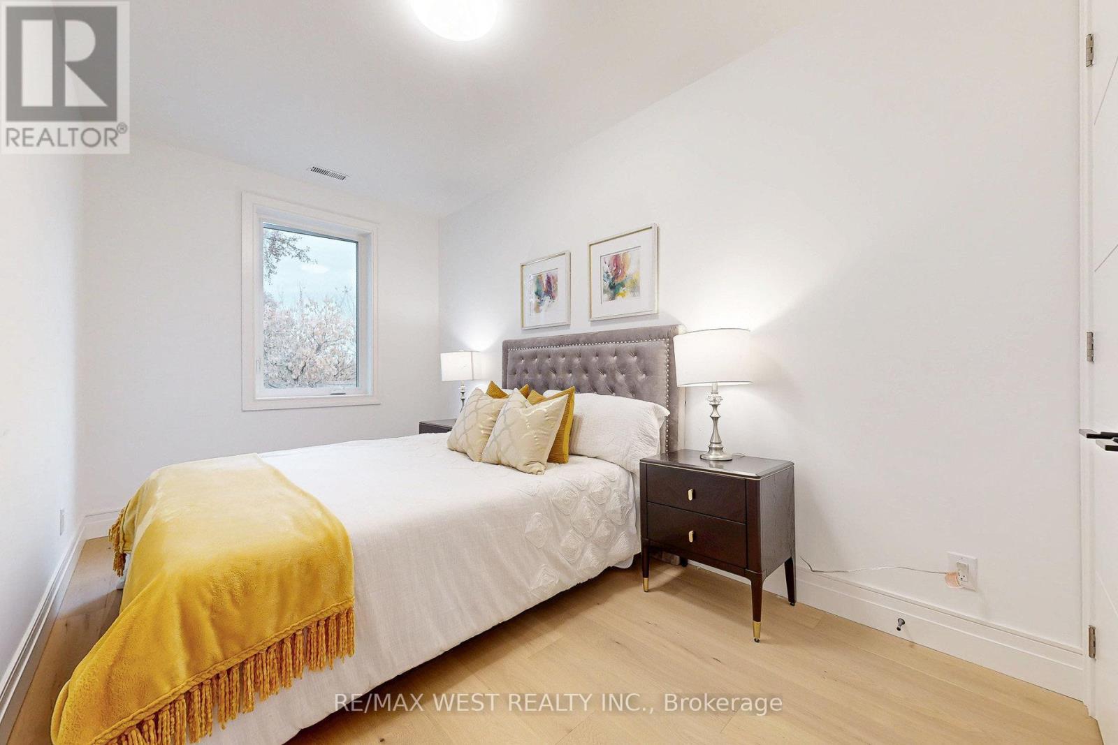 4 - 2639 R Dundas Street W, Toronto, ON - Indoor Photo Showing Bedroom