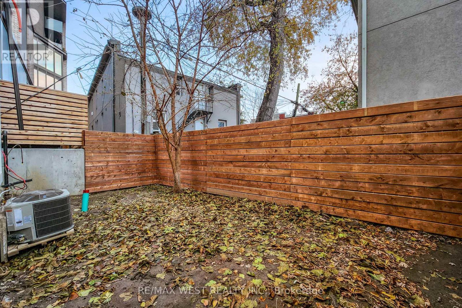 4 - 2639 R Dundas Street W, Toronto, ON - Outdoor