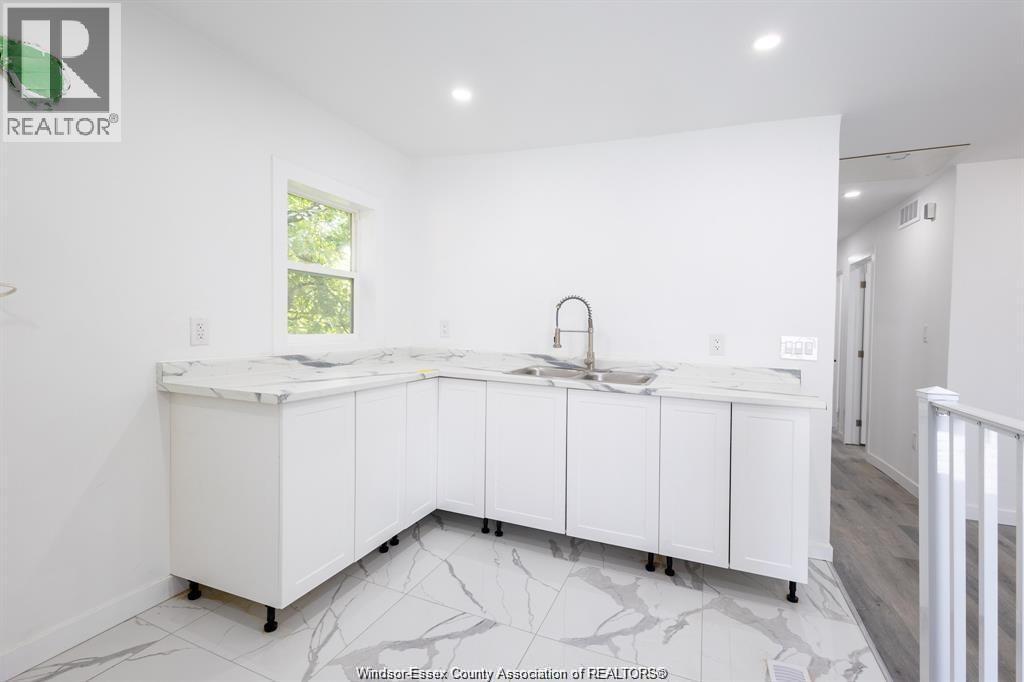 1219-1225 College Avenue Unit# Upper, Windsor, ON - Indoor Photo Showing Kitchen