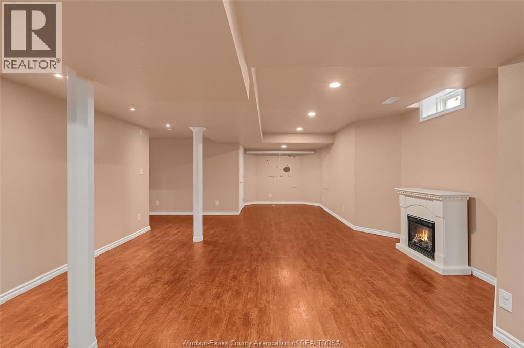 4700 Wembley, Windsor, ON - Indoor