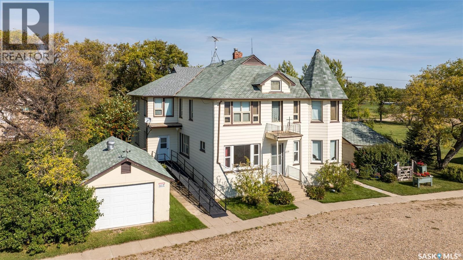 609 Main Street, St. Louis Rm No. 431, SK - Outdoor