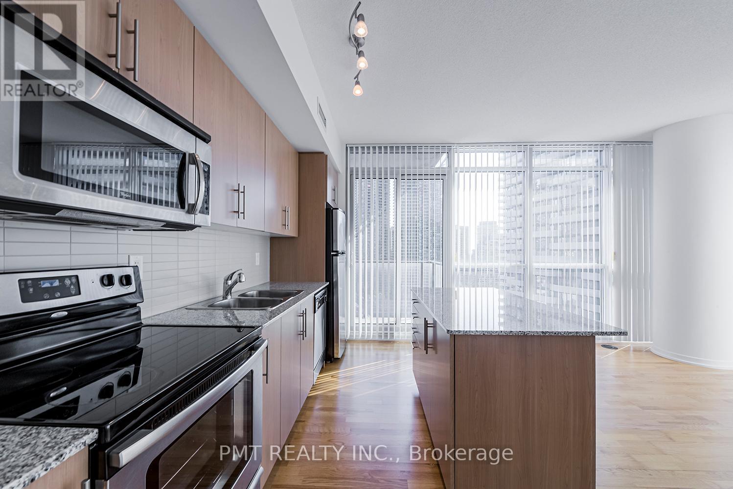 1707 - 55 Bremner Boulevard, Toronto, ON - Indoor Photo Showing Kitchen With Double Sink