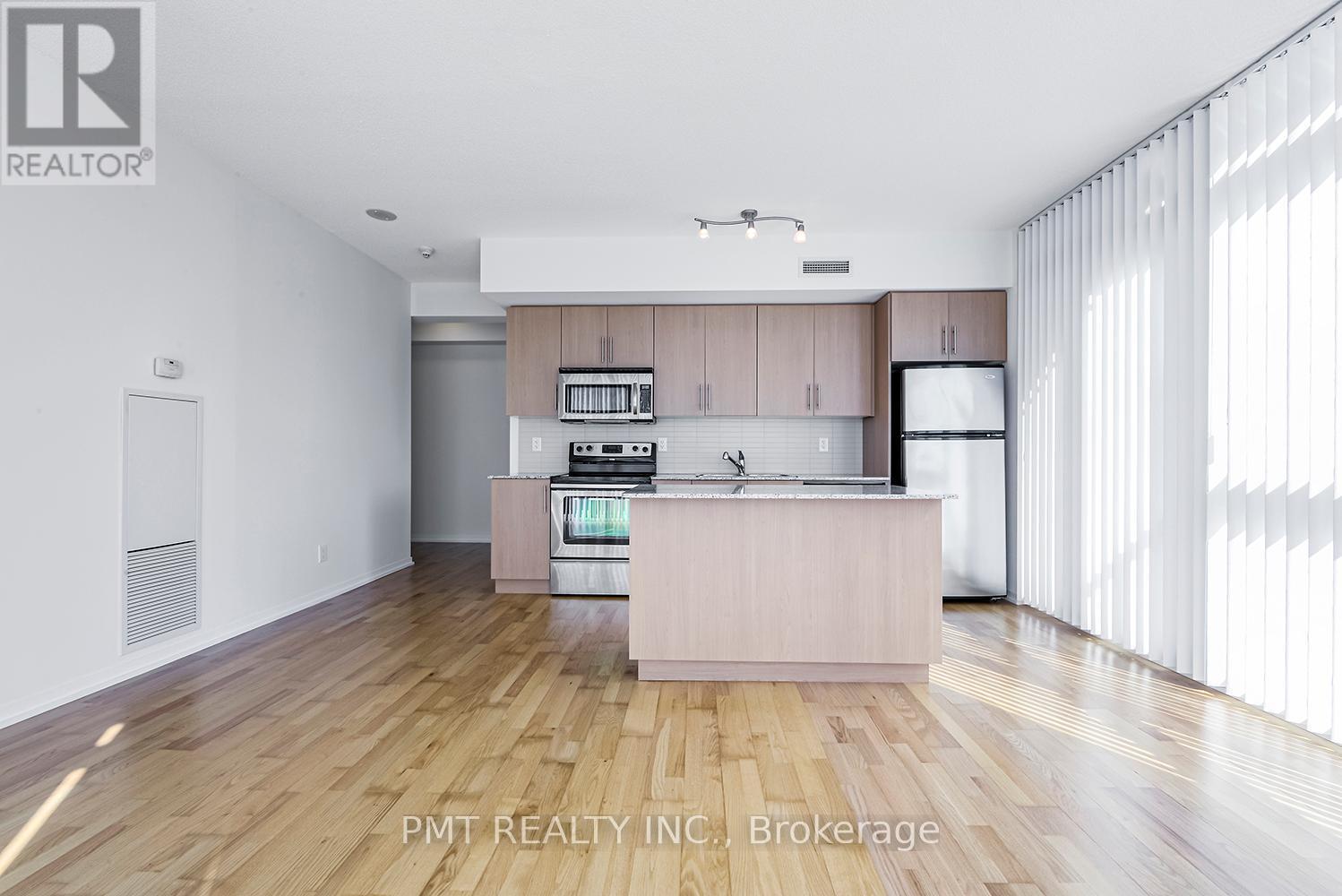 1707 - 55 Bremner Boulevard, Toronto, ON - Indoor Photo Showing Kitchen