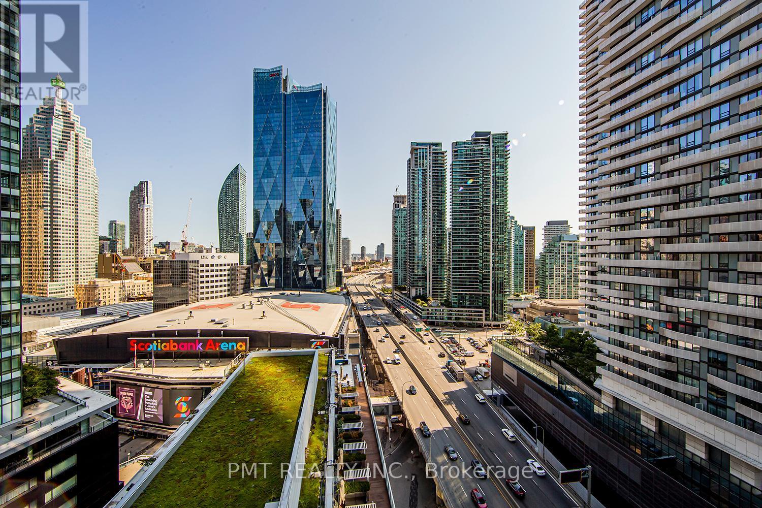 1707 - 55 Bremner Boulevard, Toronto, ON - Outdoor With Facade