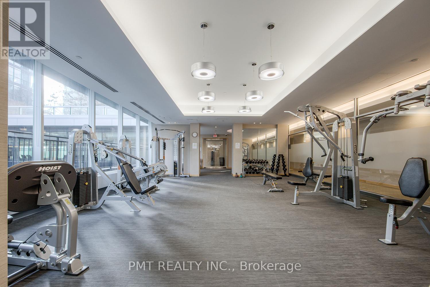 1707 - 55 Bremner Boulevard, Toronto, ON - Indoor Photo Showing Gym Room
