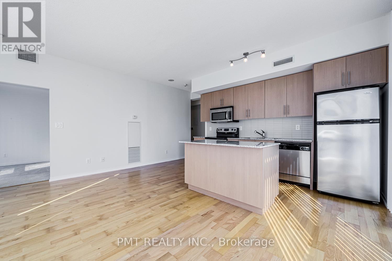 1707 - 55 Bremner Boulevard, Toronto, ON - Indoor Photo Showing Kitchen
