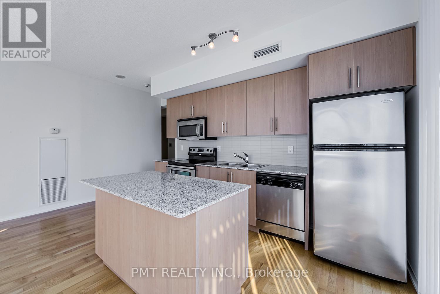 1707 - 55 Bremner Boulevard, Toronto, ON - Indoor Photo Showing Kitchen