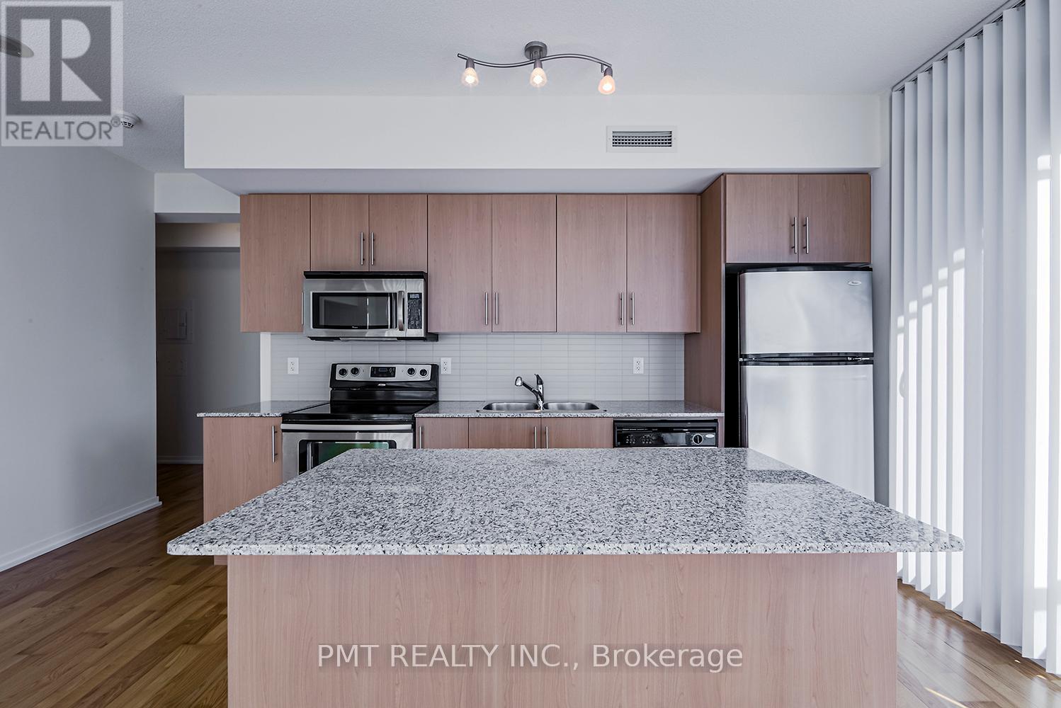 1707 - 55 Bremner Boulevard, Toronto, ON - Indoor Photo Showing Kitchen With Double Sink With Upgraded Kitchen