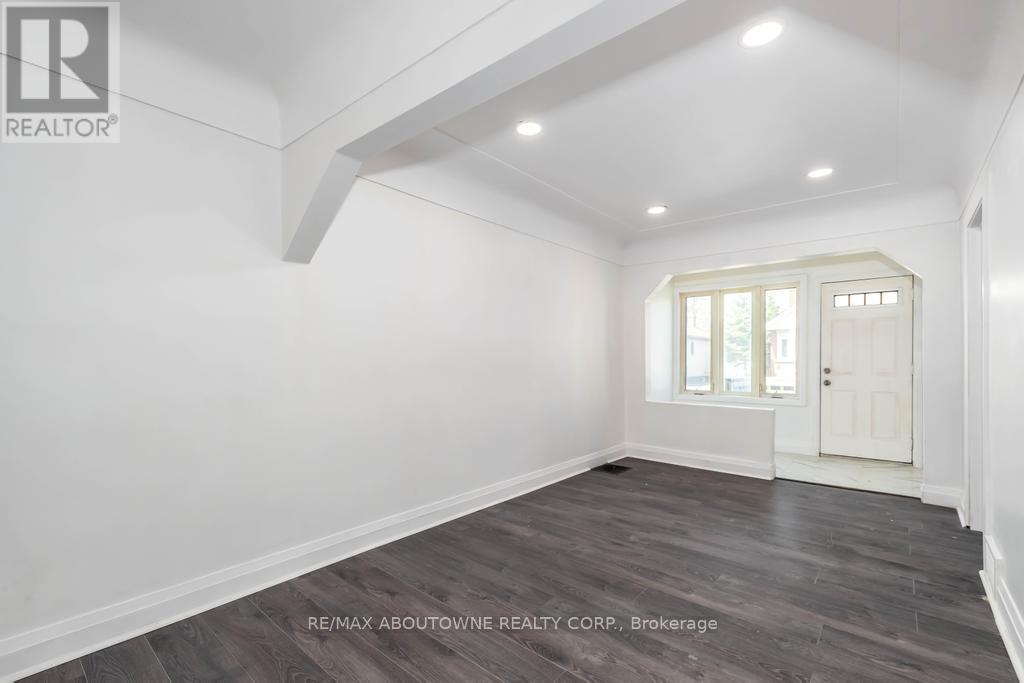 126 Harmony Avenue, Hamilton, ON - Indoor Photo Showing Other Room