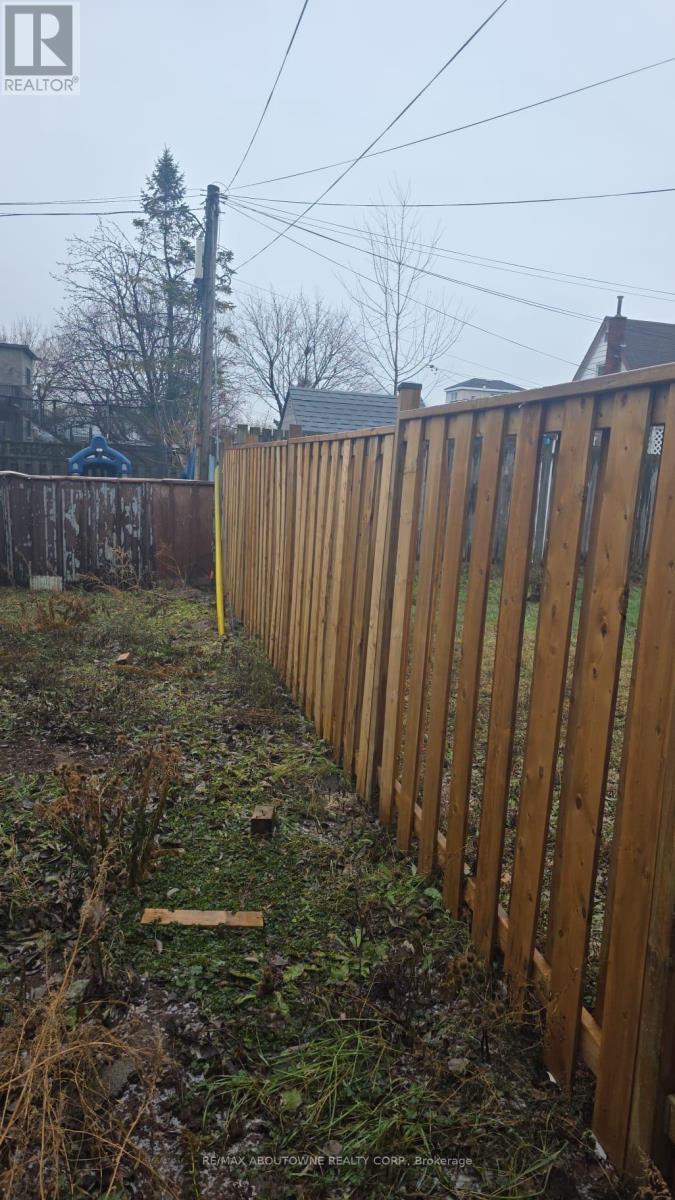 126 Harmony Avenue, Hamilton, ON - Outdoor