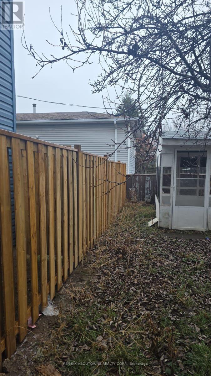 126 Harmony Avenue, Hamilton, ON - Outdoor